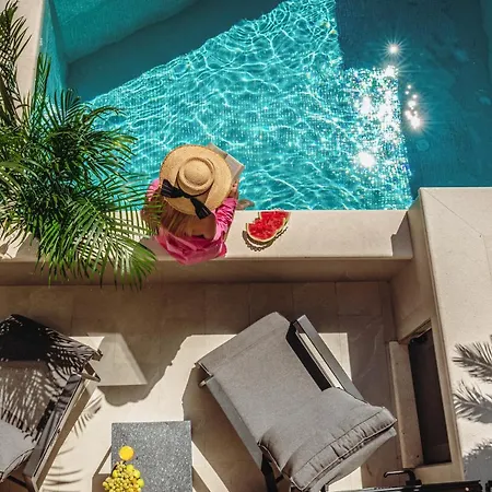 One B With Heated Private Pool Apartment *